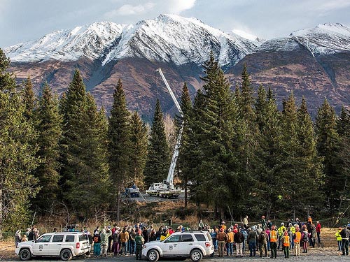 Alaska Crane provided cranes for U.S. Capitol’s “People’s Tree”